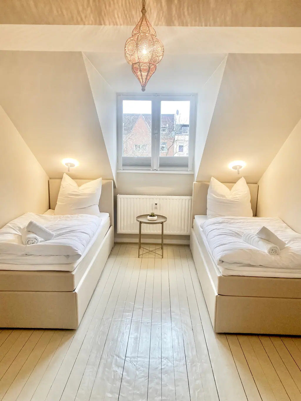 Zweites Schlafzimmer mit zwei Einzelbetten