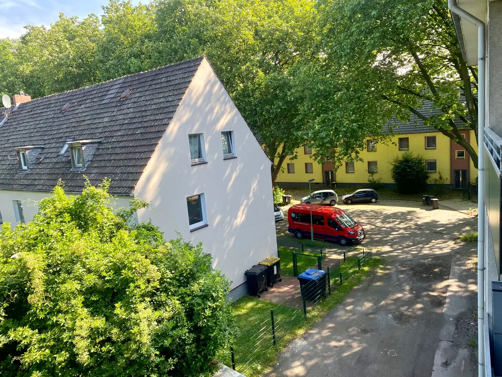 Haus Horststraße 22 mit Parkplatz vor der Tür